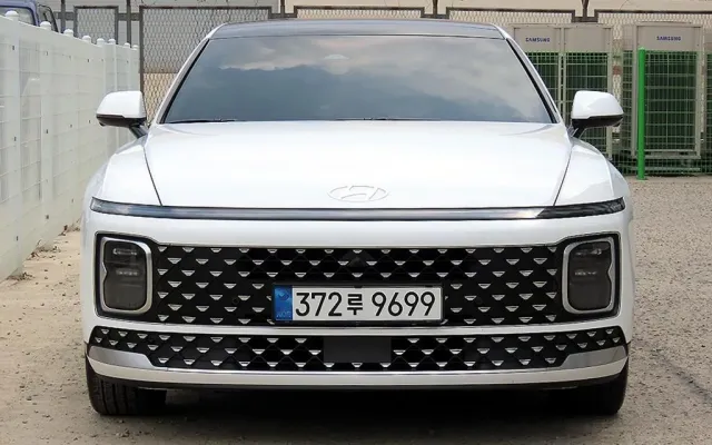 수원중고수입차 그랜저 (GN7) 가솔린 2.5 2WD 매물 사진 18 - 2025/07 5,814km
